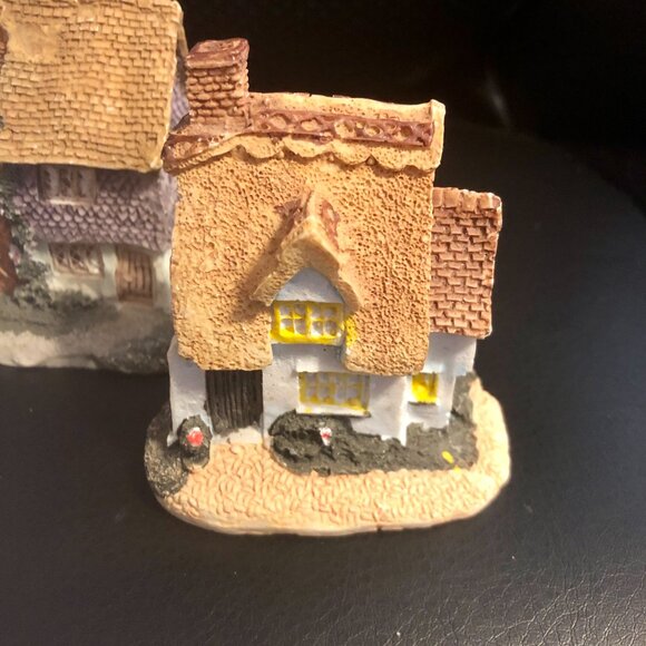 Lot 4 Miniature Thatched Roof Cottage Houses Fairy Garden Village Resin Decor - Picture 3 of 8